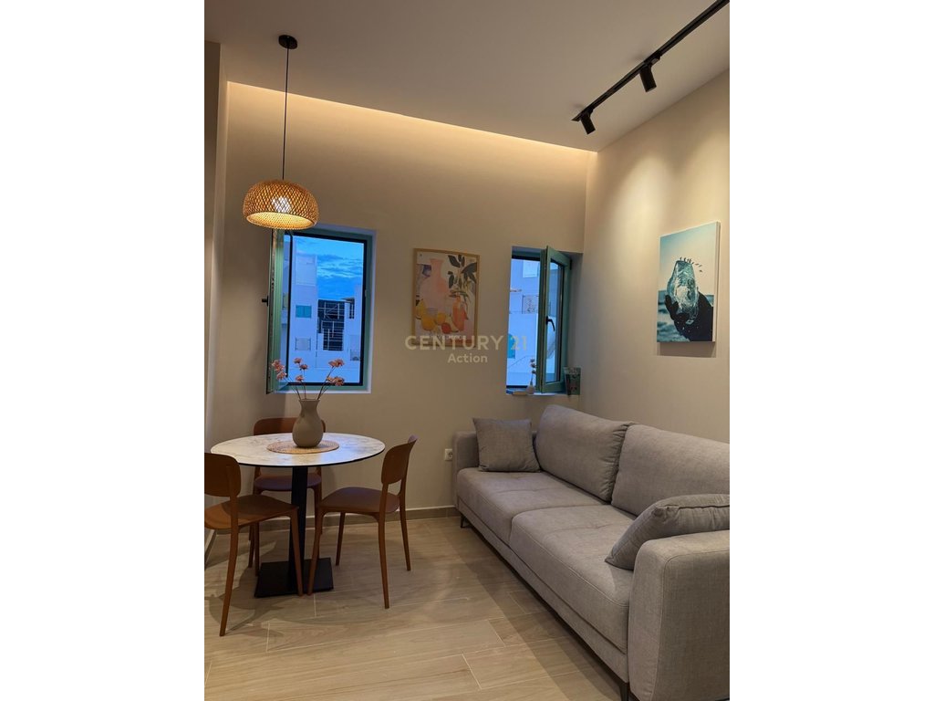 Shitet studio apartament tek santorini village ,dhermi