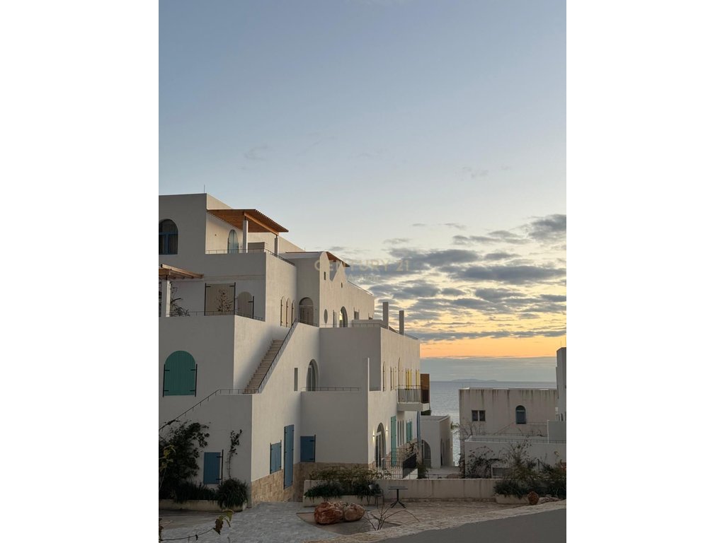 Shitet studio apartament tek santorini village ,dhermi (3)