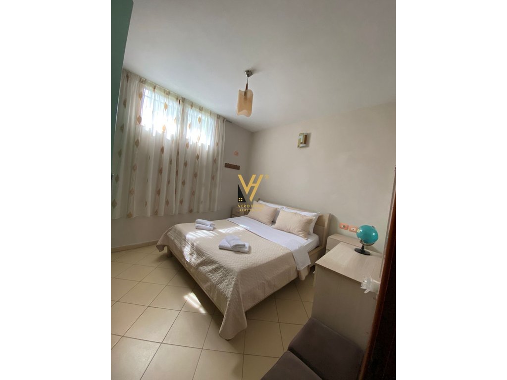 Jepet shtepi private me qira te blv. Zogu i 85.000 leke