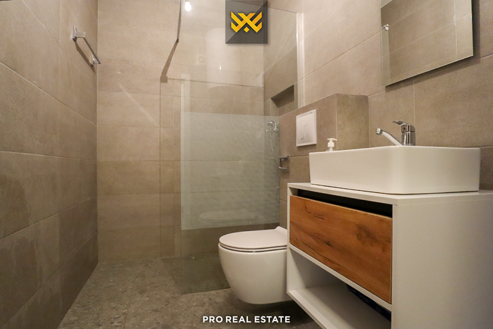 Appartamento / ufficio 65m² in affitto a Mati 1