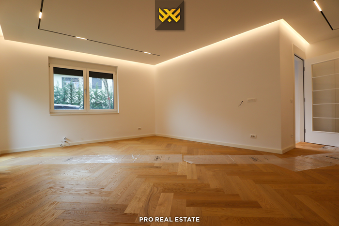 Casa de 217,6m² + 60m² à venda na vila de qershia