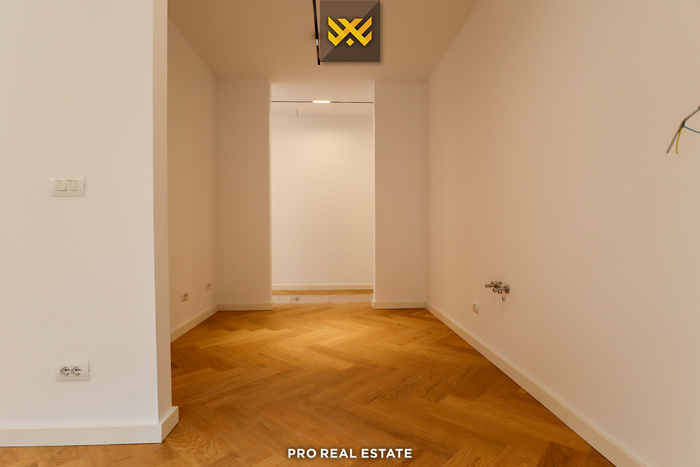 Casa de 217,6m² + 60m² à venda na vila de qershia (4)