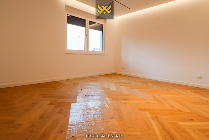 Casa de 217,6m² + 60m² à venda na vila de qershia (7)