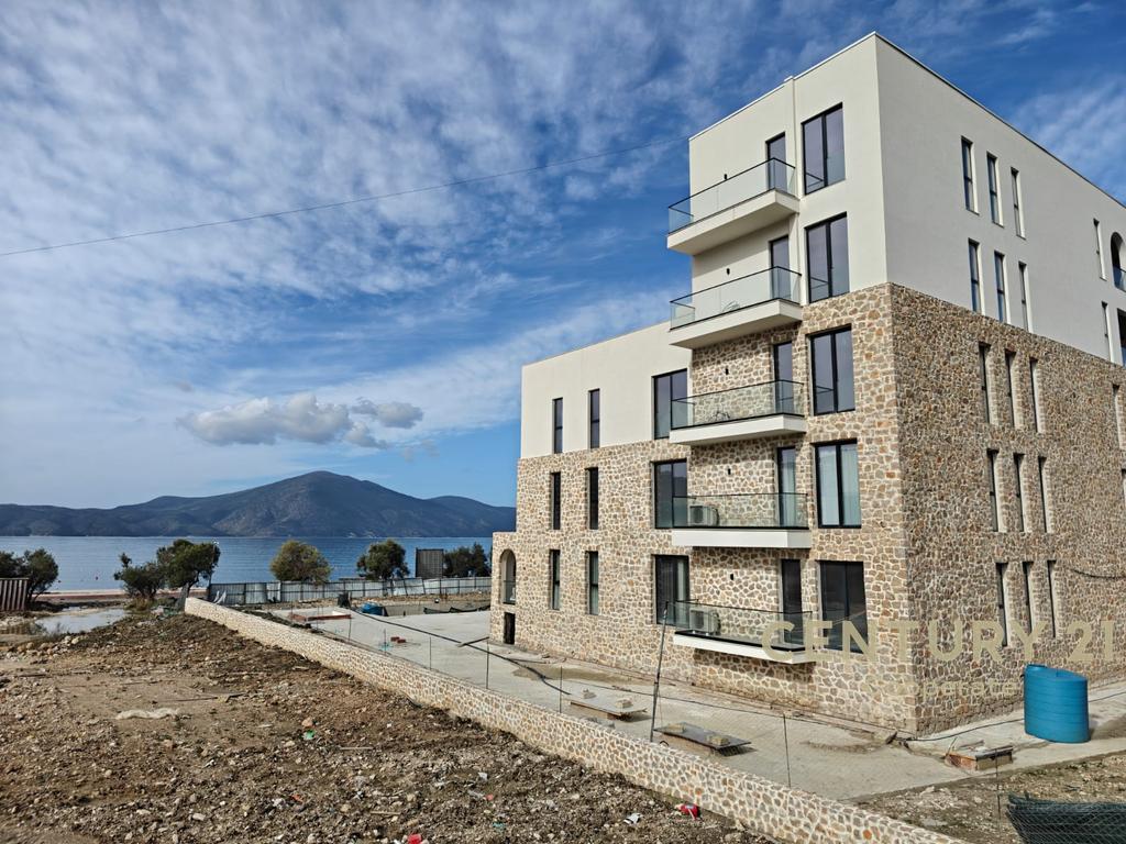 Apartamento 2+1+2, primeira linha, paseio radhime (2)