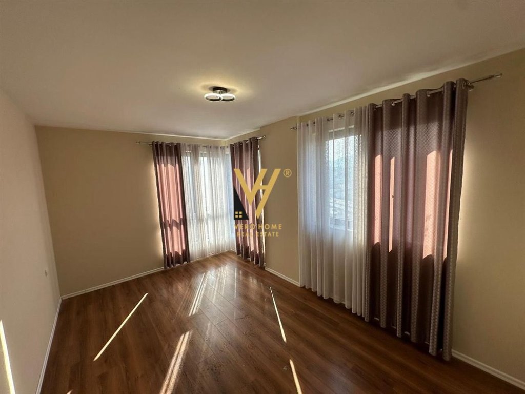 Jepet apartament 2+1+blk me qera ne Astir 50.000 leke (2)