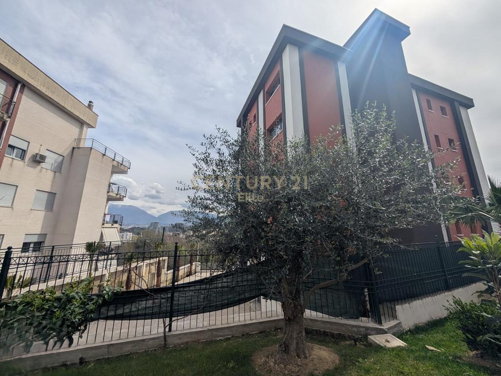 Edifício multifuncional para alugar – Kodra e diellit, Tirana
