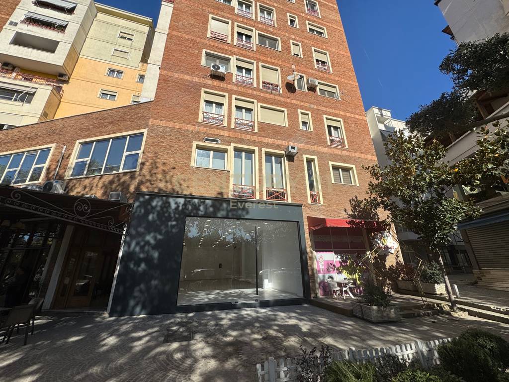 Prime commercial space for sale (2)