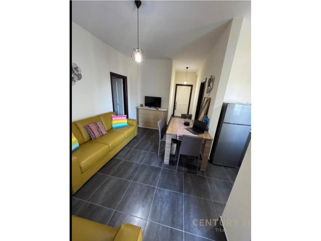 Shitet apartament 1+1 në " Porto Lalzi" hamallaj
