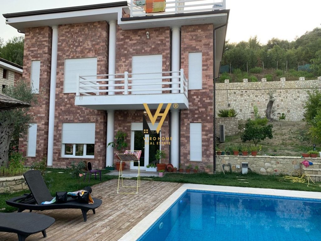 Villa en venta dos pisos cerca de fushe preze por 500,000 euros
