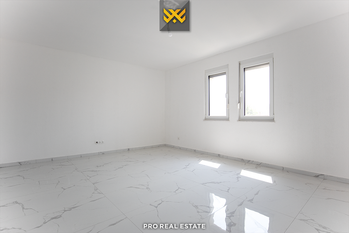Objekt 590m² + 150m² me #qira në emshir.
