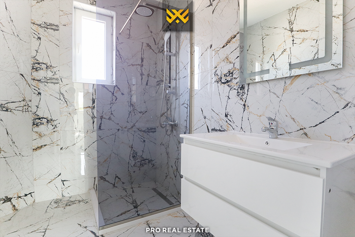 Objekt 590m² + 150m² me #qira në emshir.