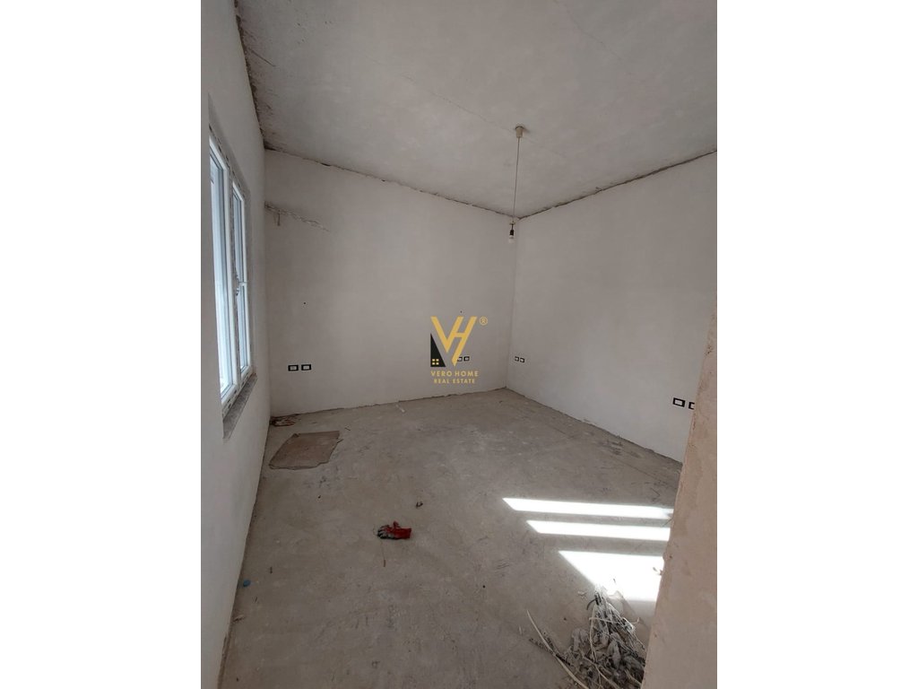 Jepet vile 2 kateshe me qera te mozaiku 2.000 euro