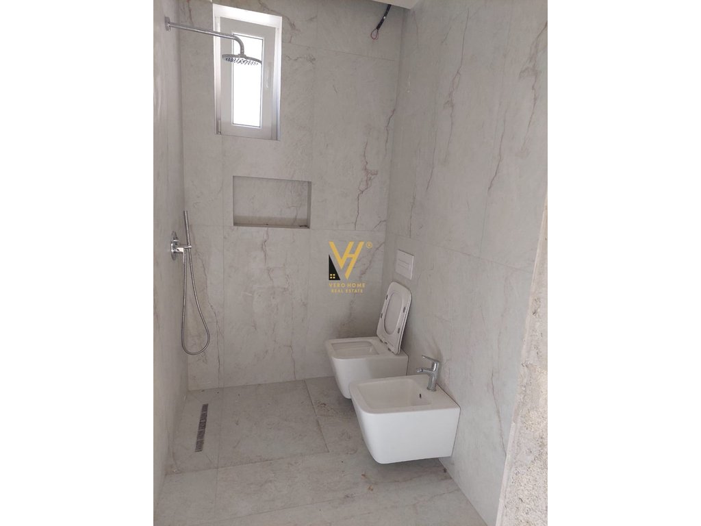 Jepet vile 2 kateshe me qera te mozaiku 2.000 euro