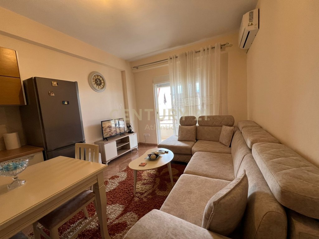 Apartamento 2+1+2 banheiros à venda na praia iliria!