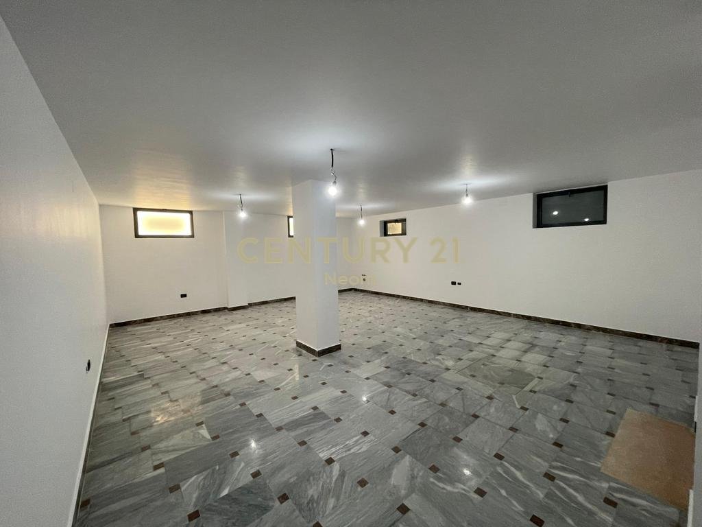 Ambiente comercial para alugar - 200m², no térreo do bloco! (4)