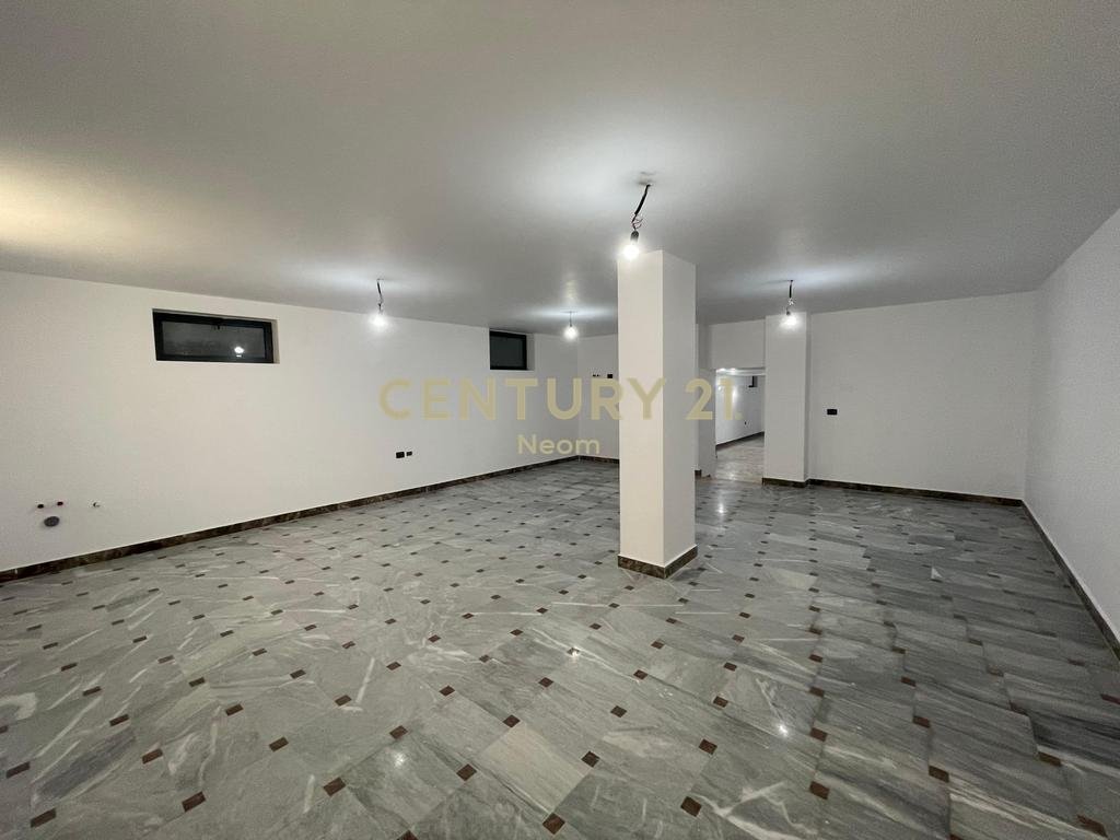 Ambiente comercial para alugar - 200m², no térreo do bloco! (5)