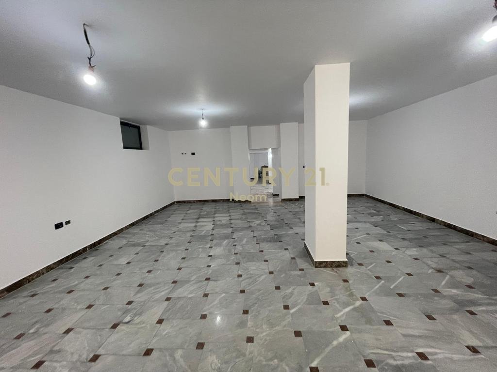 Ambiente comercial para alugar - 200m², no térreo do bloco! (6)