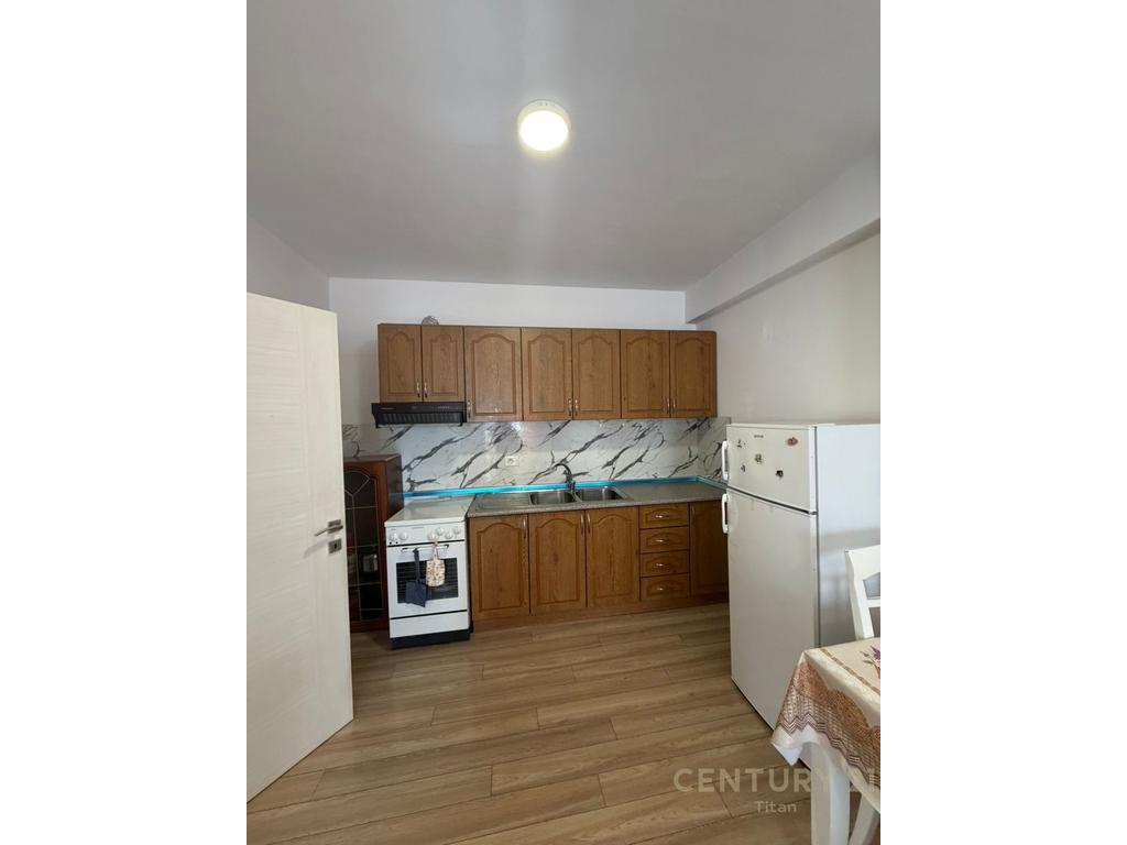 Shitet apartament 2+1 tek 5 maji (8)
