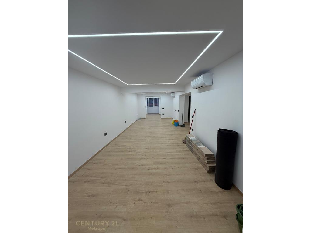 Locale commerciale in affitto, block! (2)