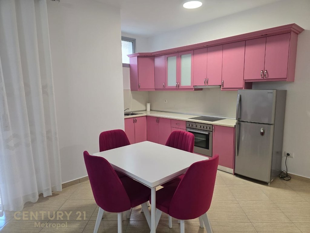 Jepet me qira apartament 1+1, lungomare! (3)