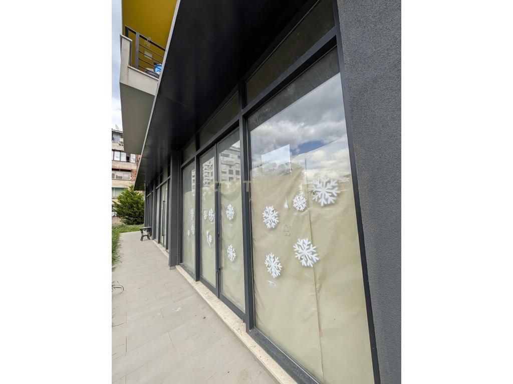 Ambient komercial corner për shitje në rrugën mihal grameno (5)