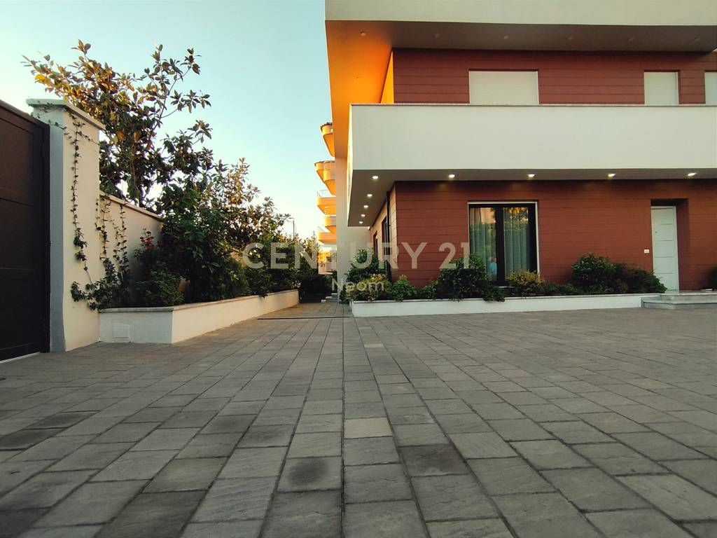 Villa zum verkauf in der nähe des venue club
