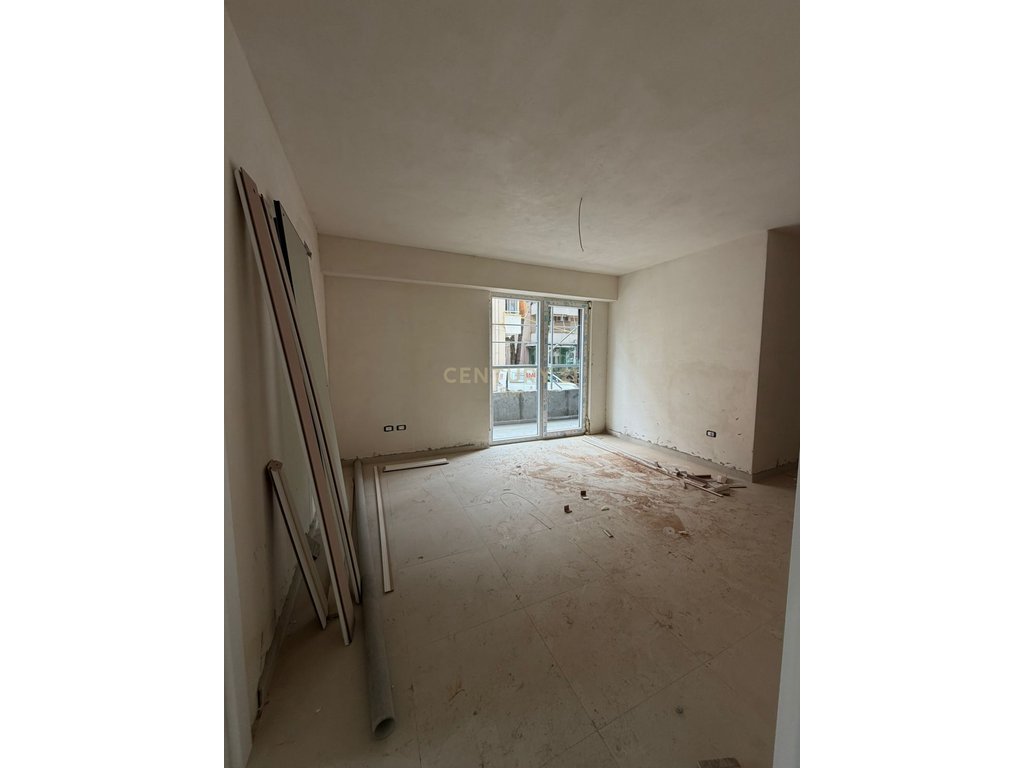 Shitet apartament 2+1 montevideo residence te mali robit! (5)