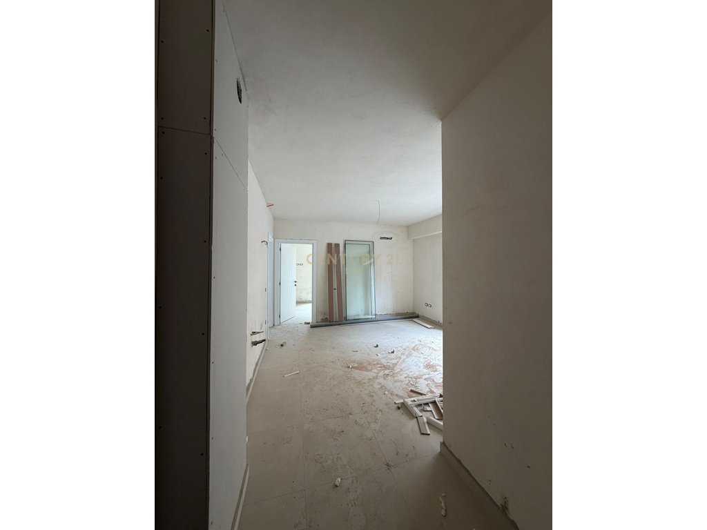 Shitet apartament 2+1 montevideo residence te mali robit! (7)
