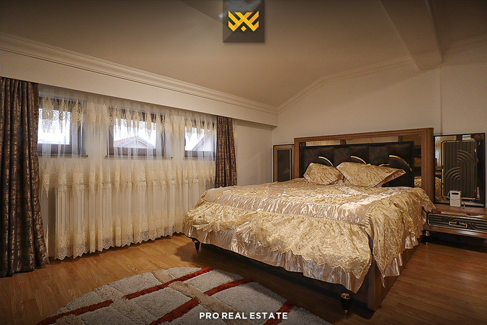 House 550m² for sale in Bregu i Diellit.