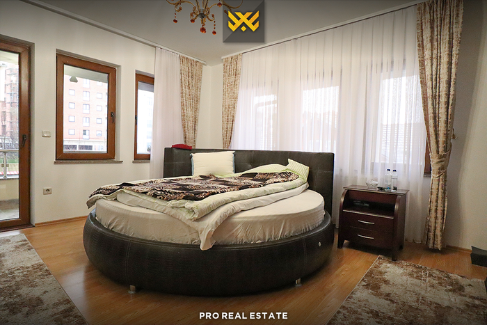 House 550m² for sale in Bregu i Diellit.