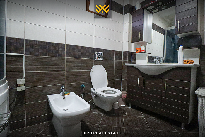 House 550m² for sale in Bregu i Diellit.