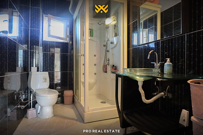 House 200m² for rent in lagjen qëndresa. (6)