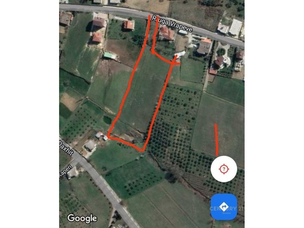Toke per shitje , farke e madhe