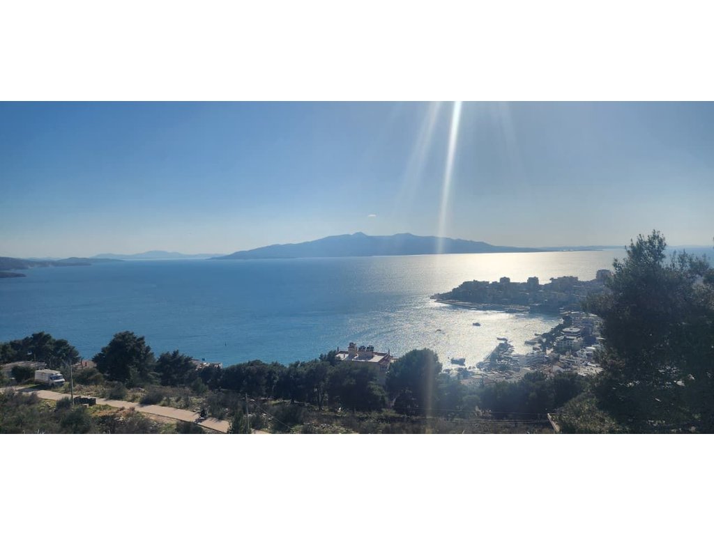 Sarande, terrain avec vue sur la mer