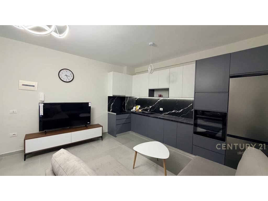 Jepet me qira apartament 2+1+post parkimi tek rruga durresit !