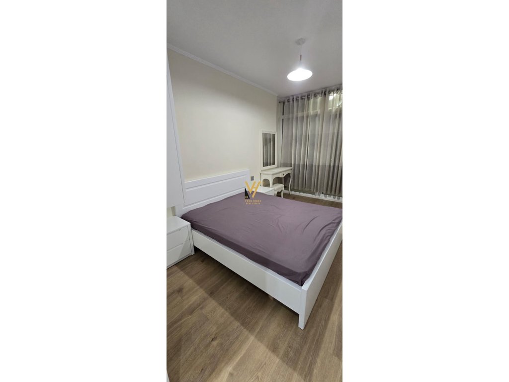 Jepet apartament 1+1+blk me qira te Komuna e Parisit 75.000 leke