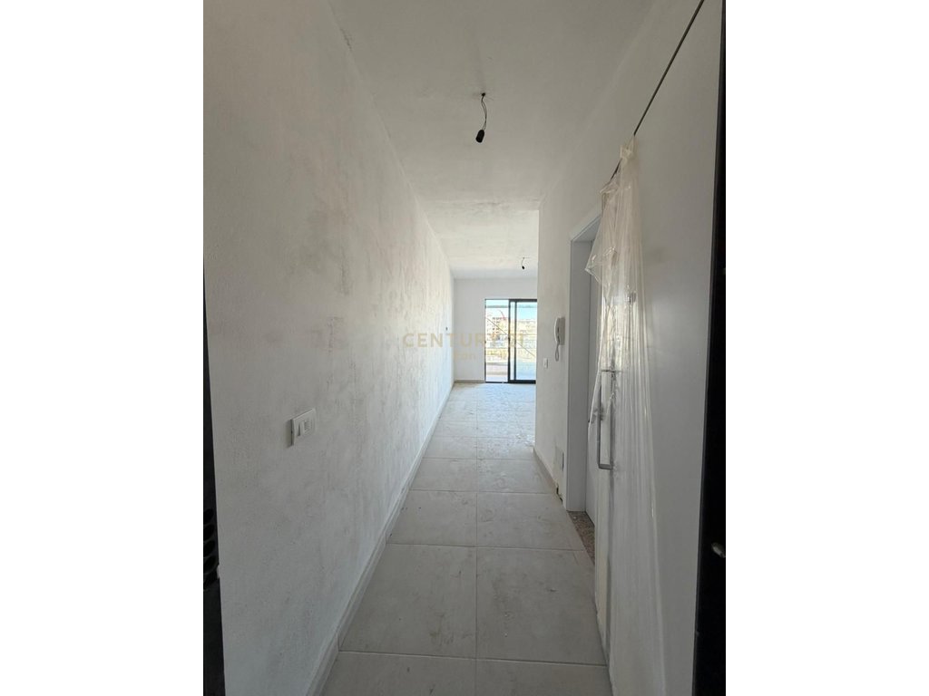 Apartment 1+1 in zwei garsonieren, im eon-residenz in golem! (3)