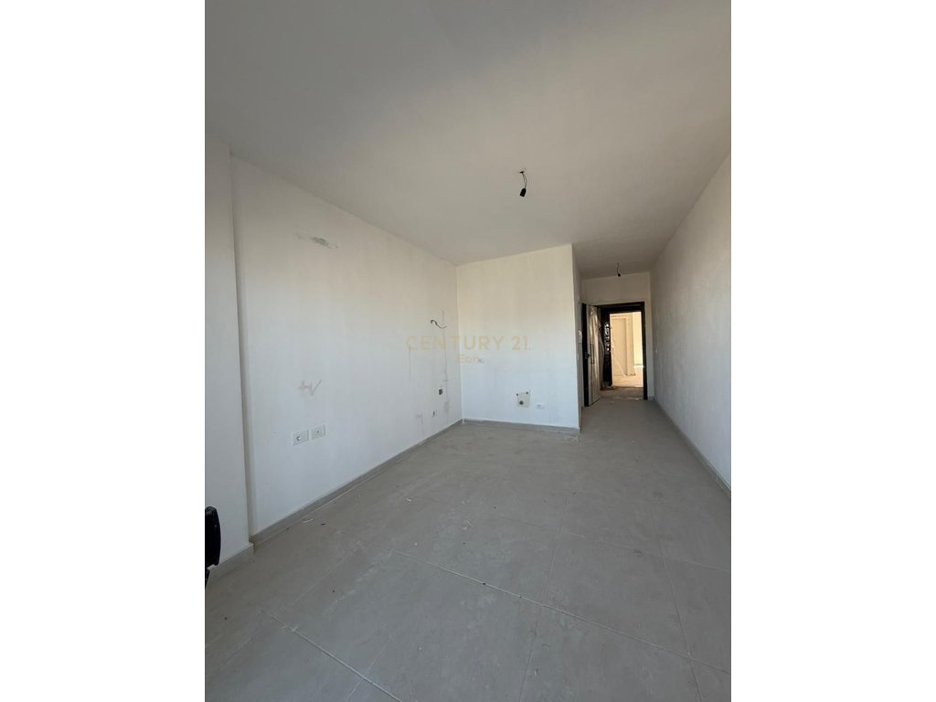 Apartment 1+1 in zwei garsonieren, im eon-residenz in golem! (4)