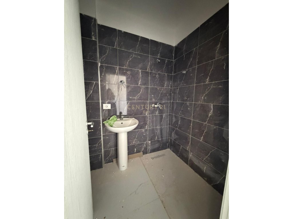 Apartment 1+1 in zwei garsonieren, im eon-residenz in golem! (6)