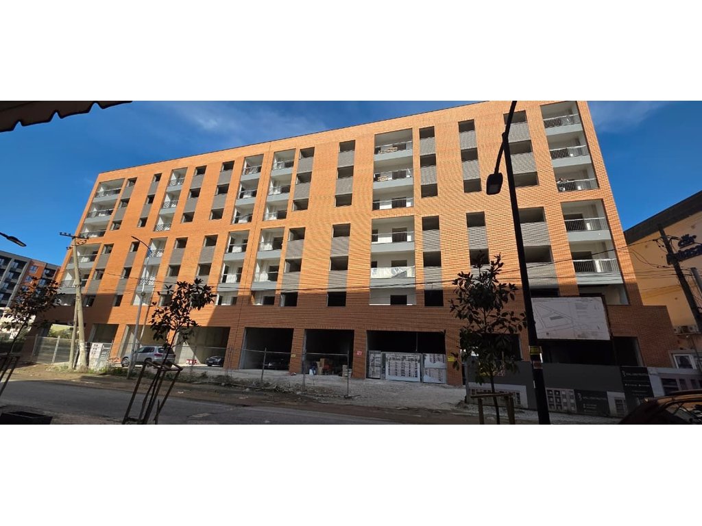 Apartament për shitje 1+1 + verandë në paskuqan!