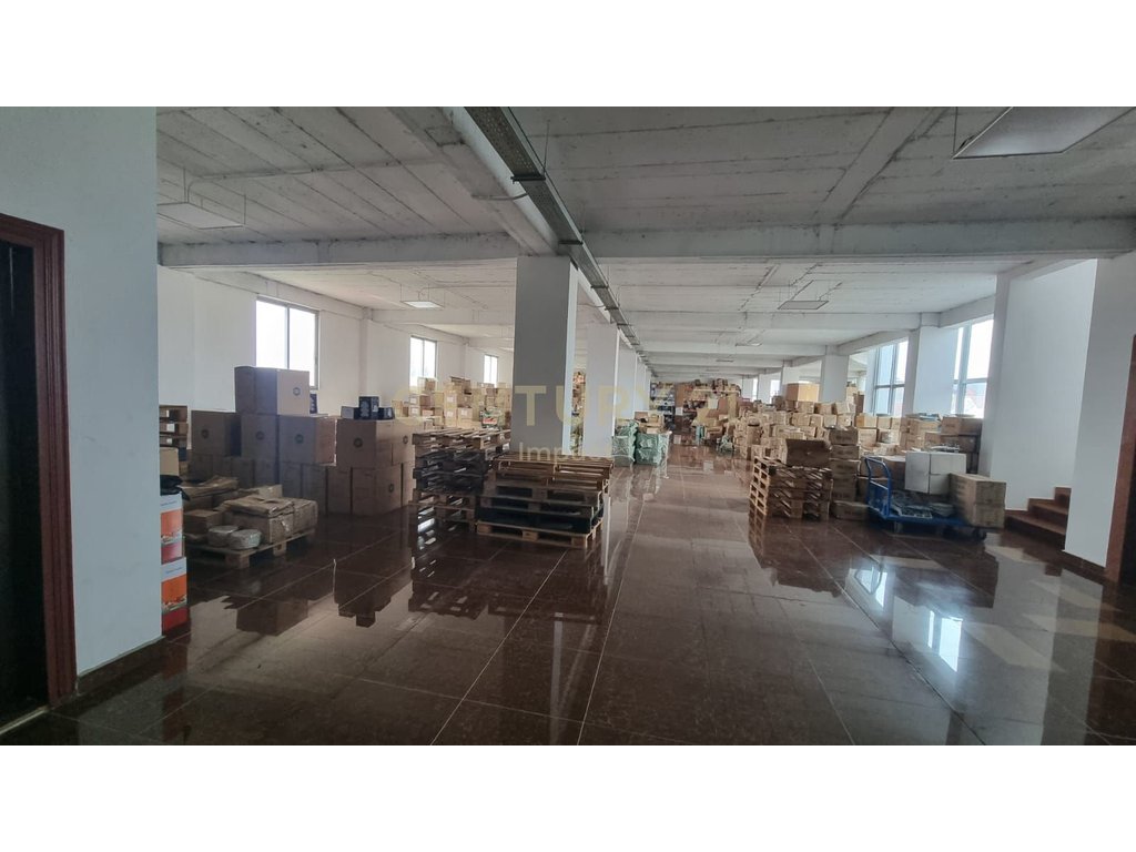 Hapësirë multifunksionale me qira në kamez qender, Tiranë - 20.000€! (3)
