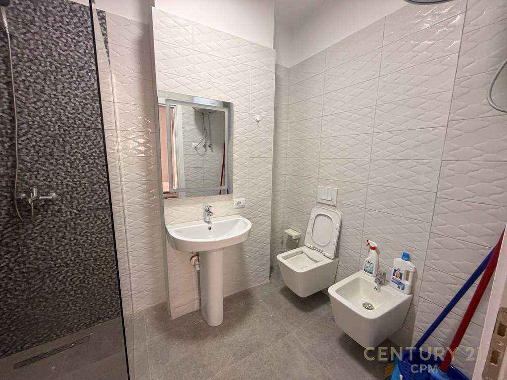 Ne zog te zi jepet per qira apartament 2+1+2 ! (8)