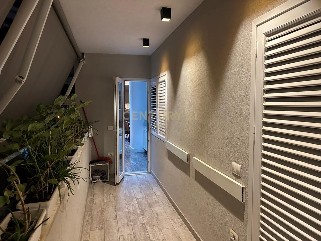 Japim me qira apartament 2+1+2 ne qender te durresit prane portit! (3)