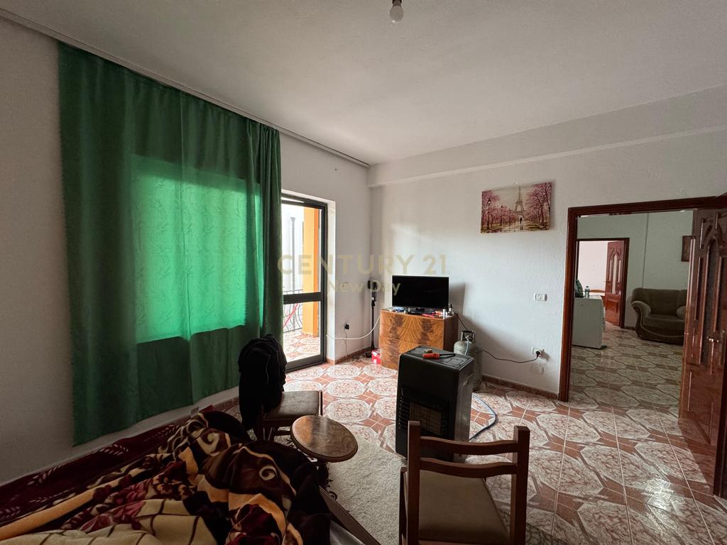 Jepet me qira kati i dyte i nje shtepie private (4)