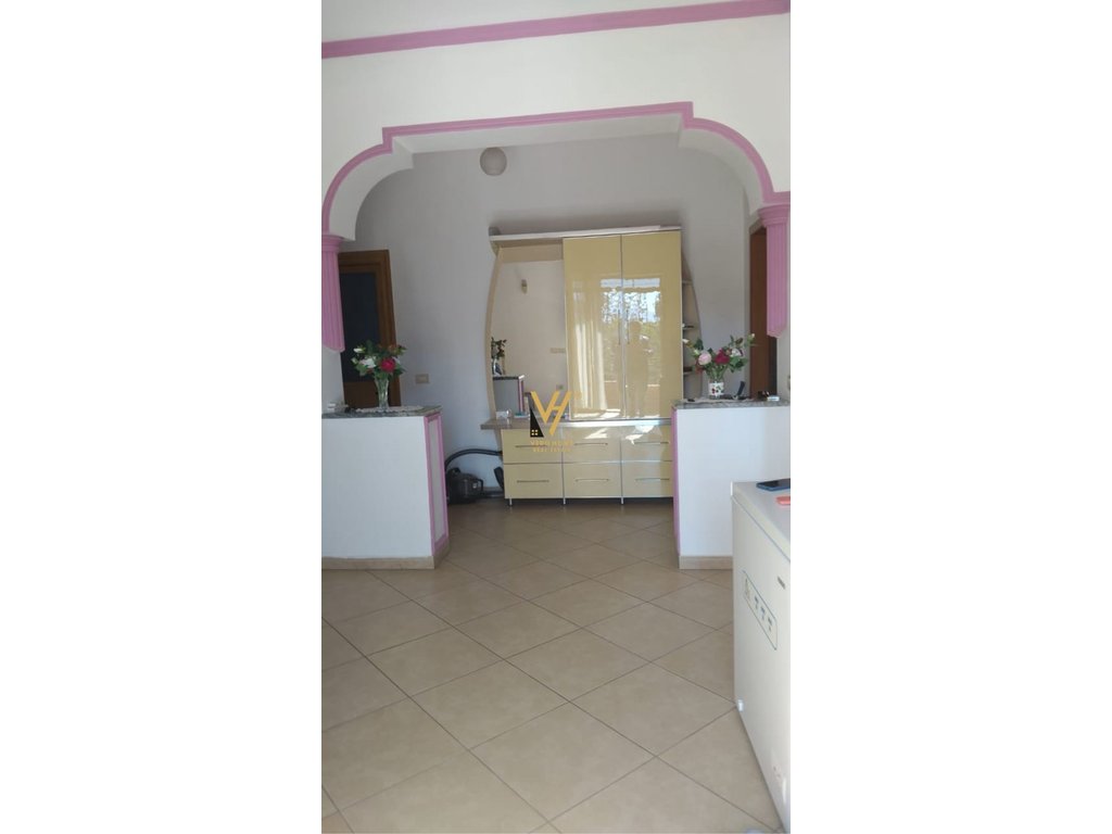 Shitet vile dy kateshe ne vlore 750.000 euro