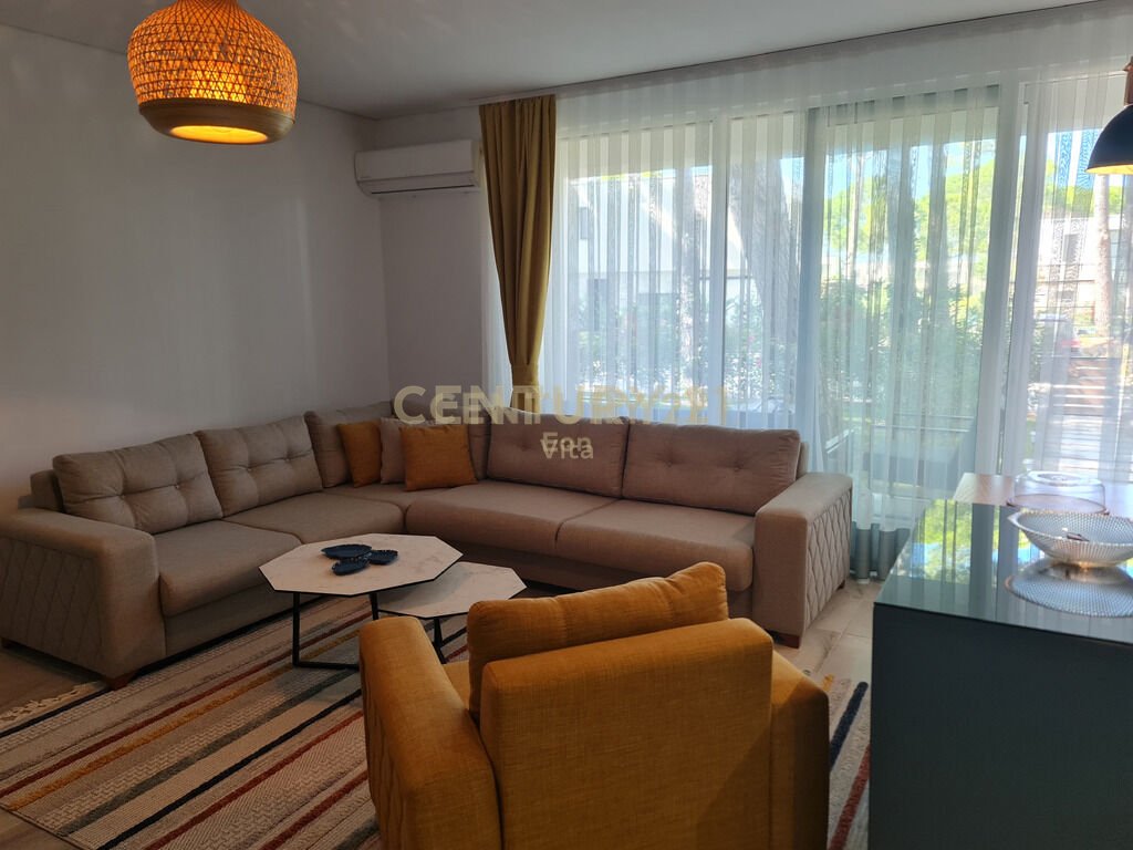 Shitet apartament 2+1 me oborr ne residencen san pietro!
