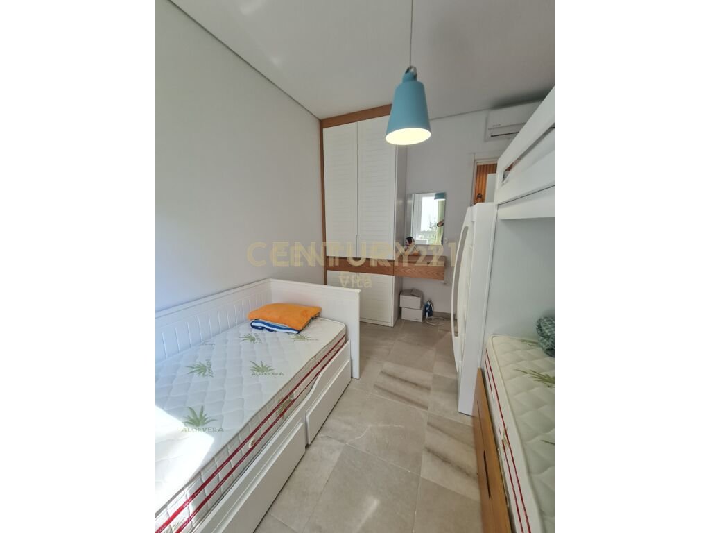 Shitet apartament 2+1 me oborr ne residencen san pietro!