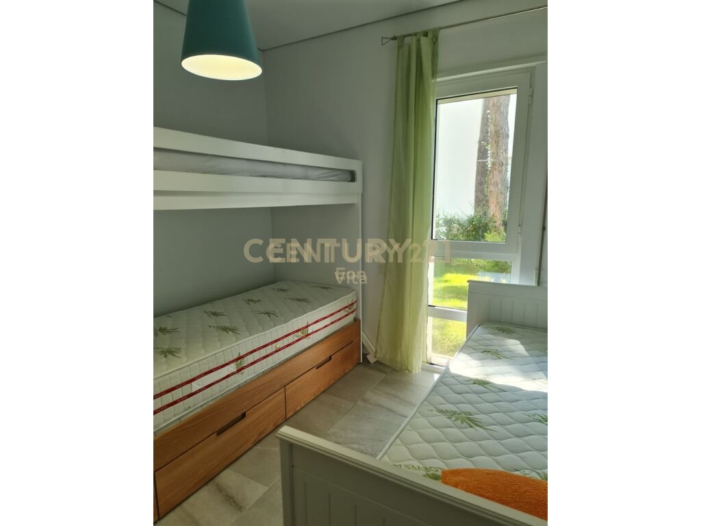 Shitet apartament 2+1 me oborr ne residencen san pietro!