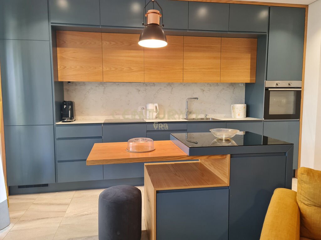 Shitet apartament 2+1 me oborr ne residencen san pietro!