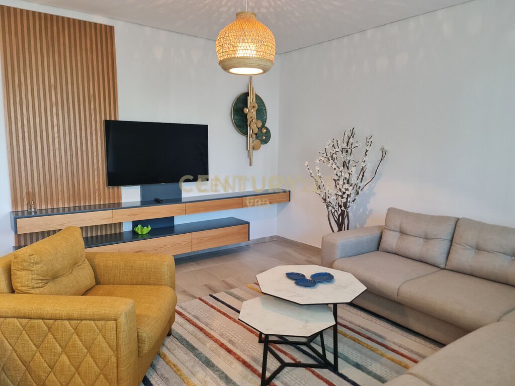 Shitet apartament 2+1 me oborr ne residencen san pietro!